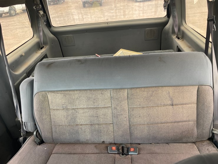#1882-•-1992-ford-aerostar-xl-passenger-van-(has-nm-title)-(offsite-at-nmsu)-image-32
