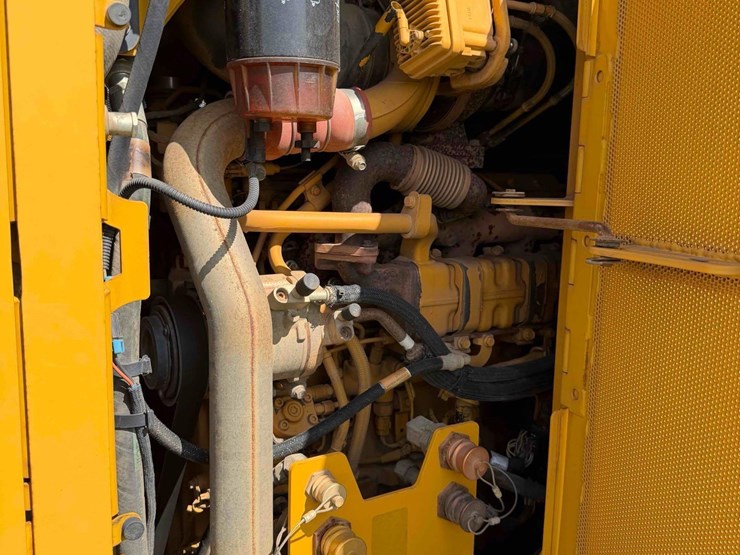 2014-deere-655k-image-16