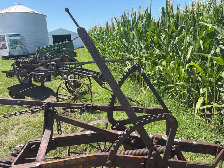 allis-chalmers-16”-one-bottom-pull-type-moldboard-plow-image-13