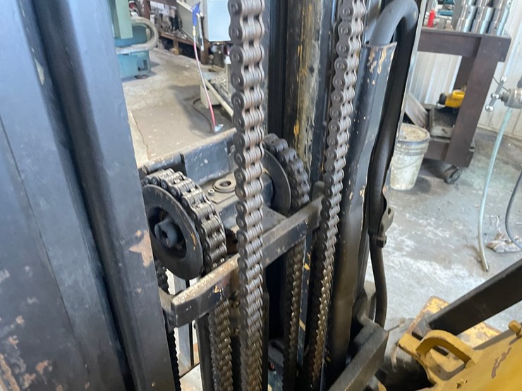 #133-•-cat-pneumatic-forklift-(shawano,-wi)-image-45
