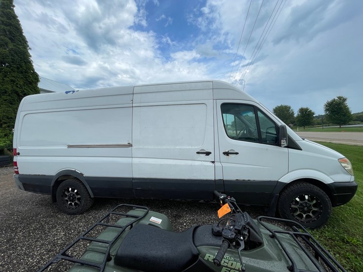 #2841-•-2010-freightliner-van-(has-wi-title)-image-4