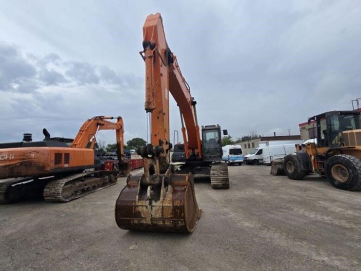 2016-hitachi-zx350-lc-image-3