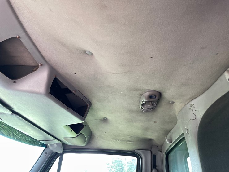 #204-•-1997-ford-4202l-garbage-truck-(has-mn-title)(clarks-grove,-mn)-image-55