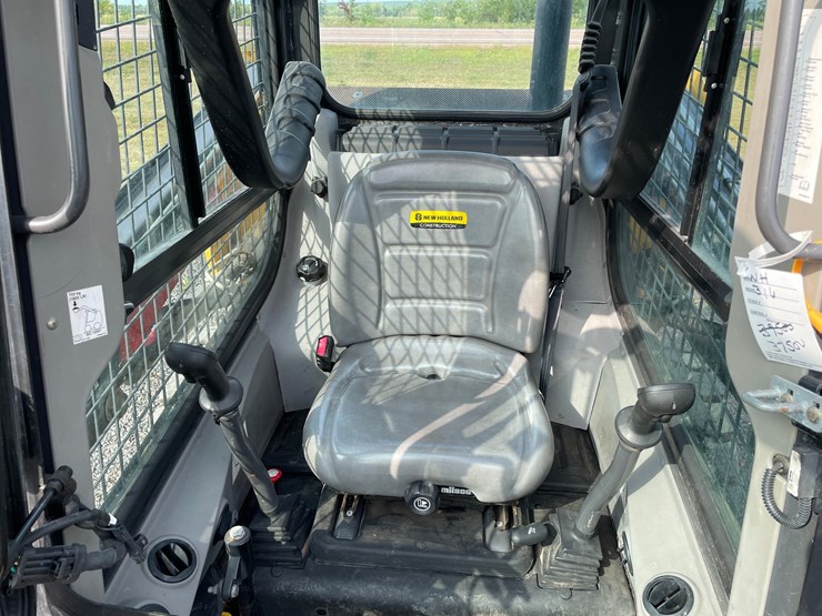 2021-new-holland-l316-image-34