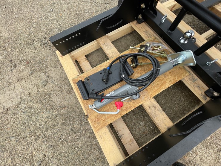 #6319-•-gooseneck-adapter-hitch-(green-bay,-wi)-image-22