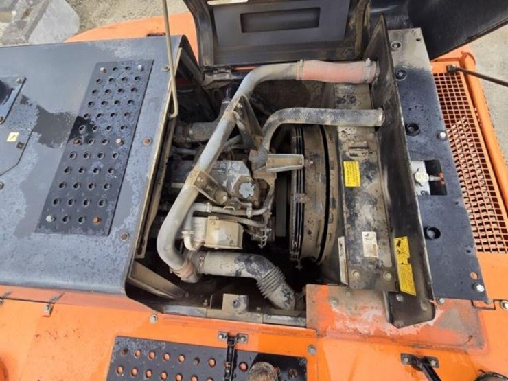 2016-hitachi-zx350-lc-image-42