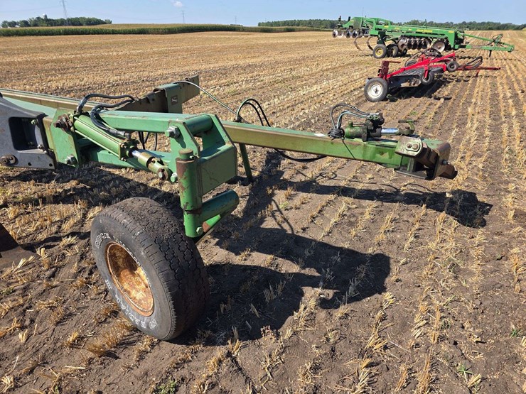 john-deere-2700-image-2