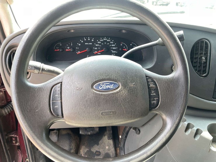 2005-ford-cargo-image-12