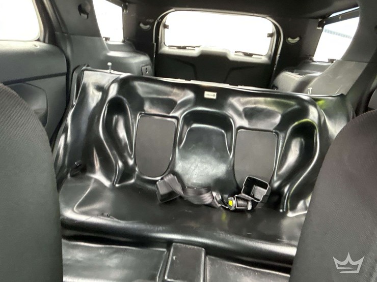 2016-ford-explorer-image-17