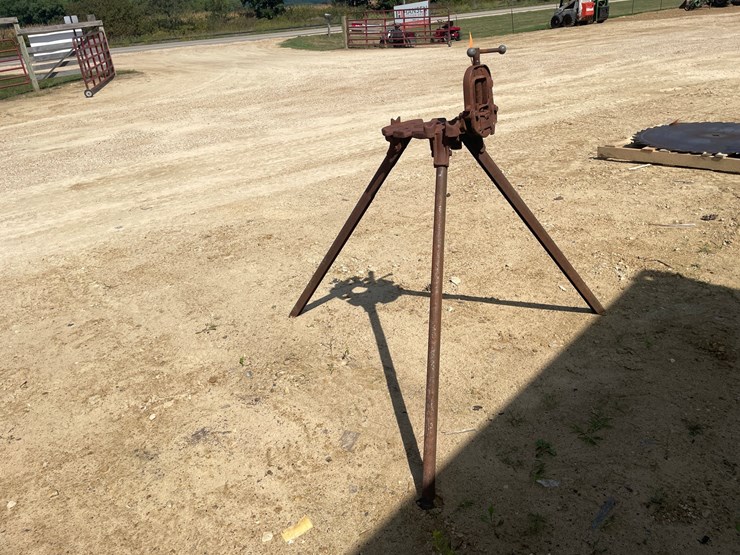 #3864-•-pipe-vise-stand-image-5