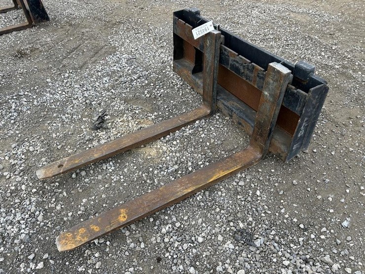 42"-skid-steer-pallet-fork-no-mast-image-2