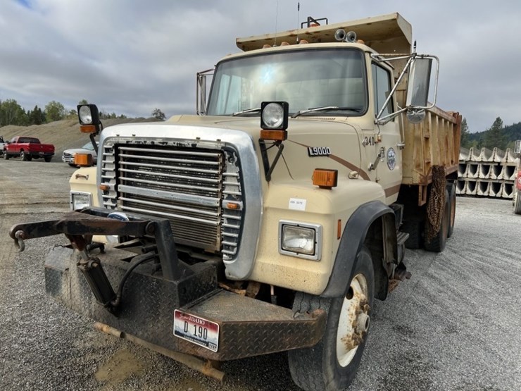 1989-ford-lt9000-image-1