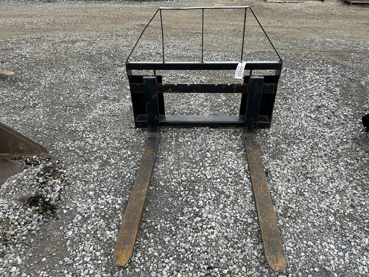 48"-light-duty-skid-steer-pallet-fork-image-1