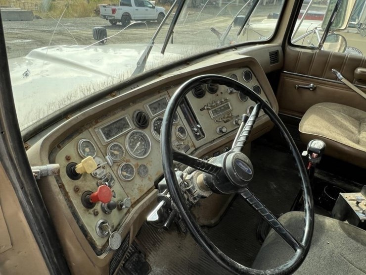 1991-ford-lt9000-image-24