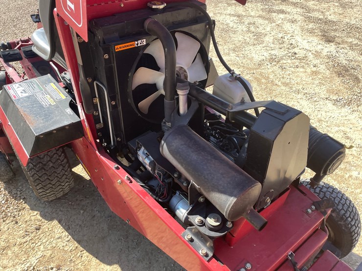 #1252-•-toro-328d-groundmaster-front-cut-diesel-mower-image-38