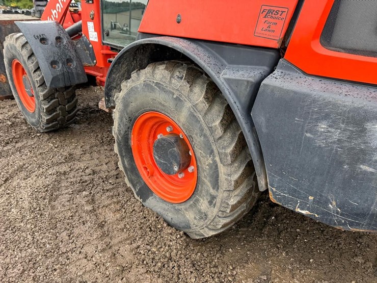 2023-kubota-r540-image-15