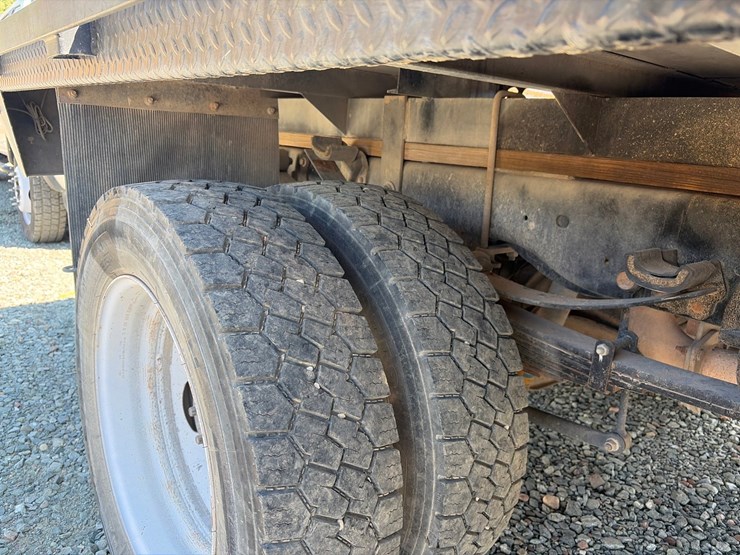 2019-ford-f550-image-28