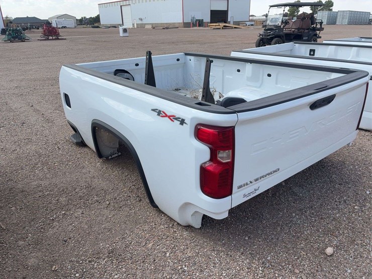 2019-2023-chevy-long-bed-truck-bed-image-7