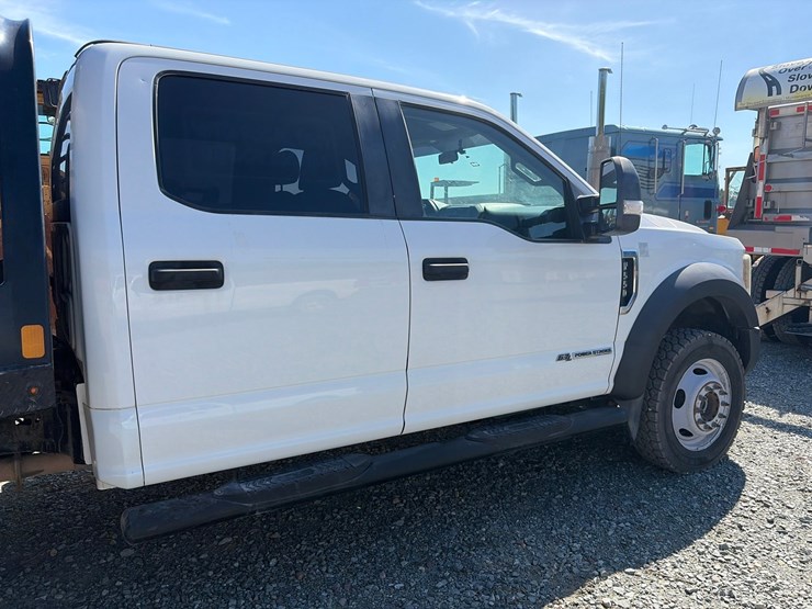 2019-ford-f550-image-15