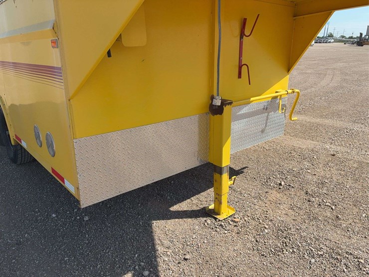 2004-reyes-trailers-enclosed-cargo-trailer-image-4