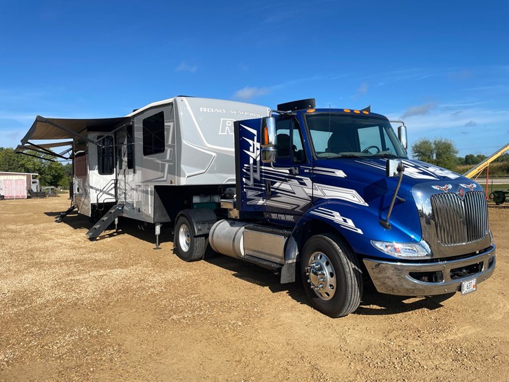#100-•-2022-heartland-391-road-warrior-toy-hauler-camper-(has-wi-title)-image-107