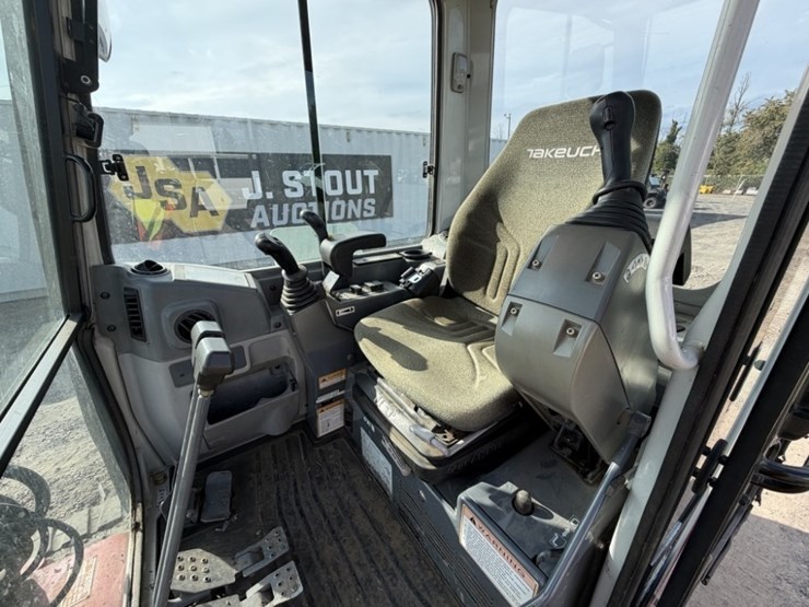 2014-takeuchi-tb235-image-26