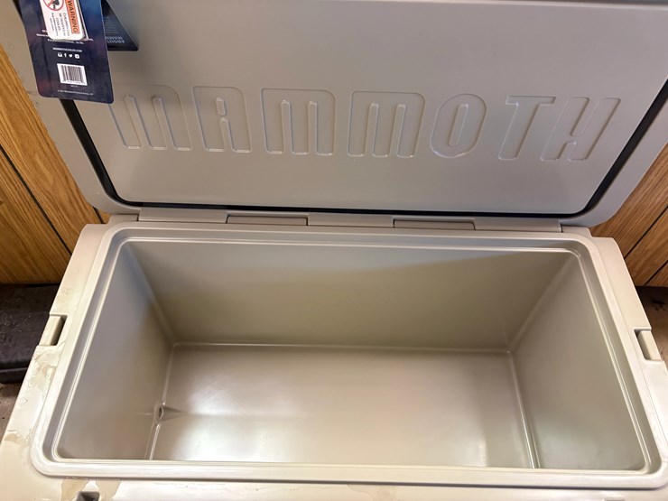 unused-mammoth-125qt-cooler-image-4