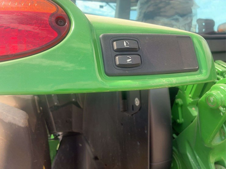 2022-john-deere-r-image-25