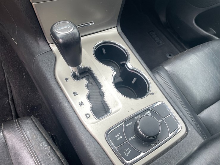 2011-jeep-grand-cherokee-laredo-image-74