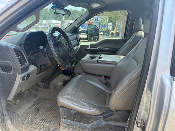 2017-ford-f550-image-22