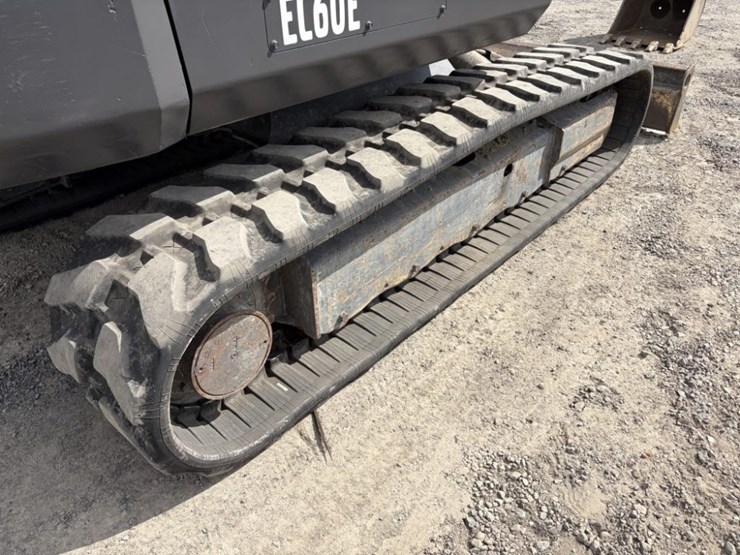 2021-volvo-ec60e-image-18