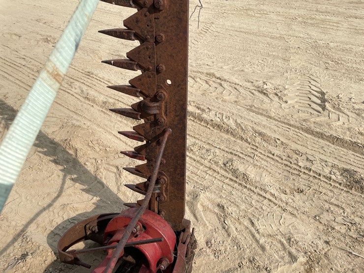 #3846-•-international-sickle-mower-image-20