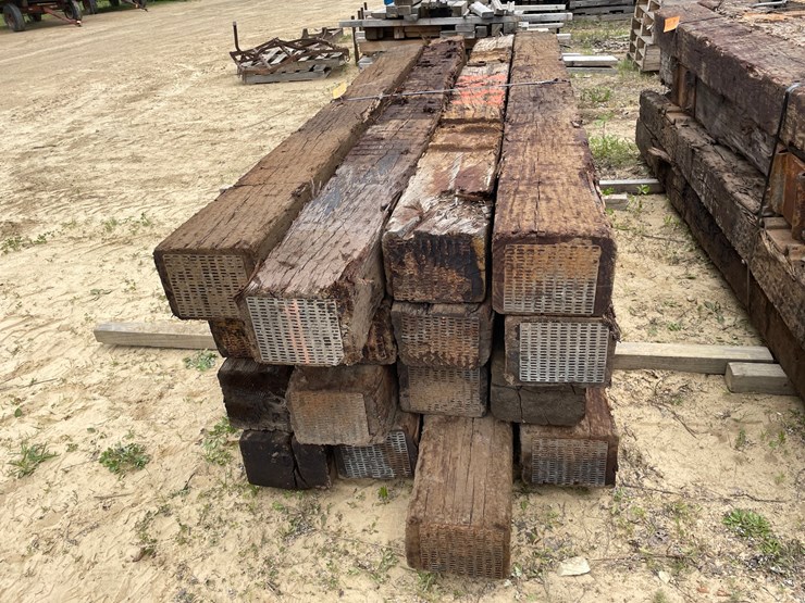 #3446-•-bundle-of-(16)-railroad-ties-image-5