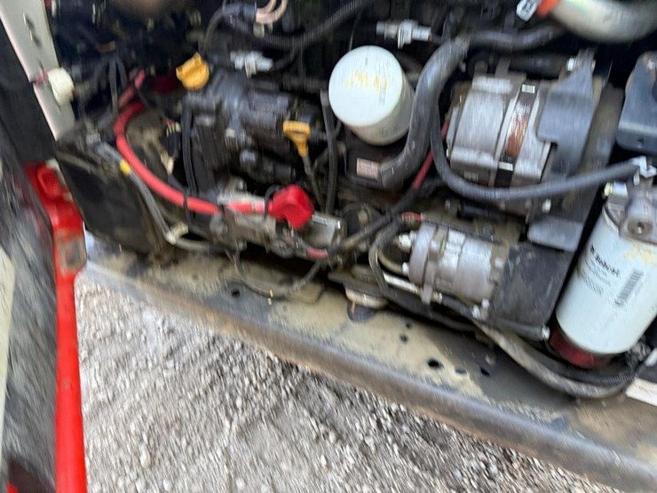 2023-bobcat-t770-image-15