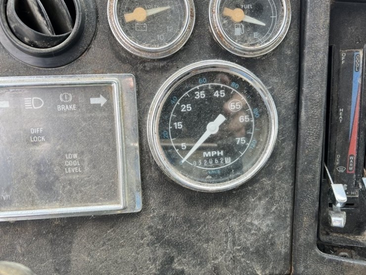 1989-ford-lt9000-image-27