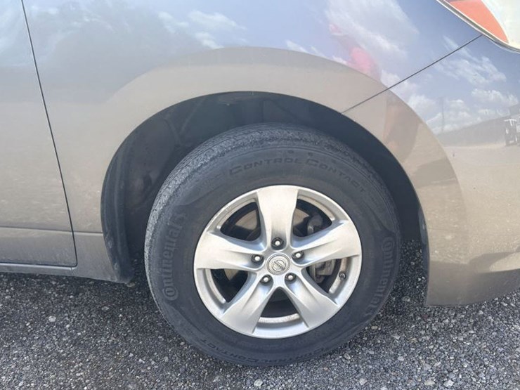 2016-nissan-quest-image-15
