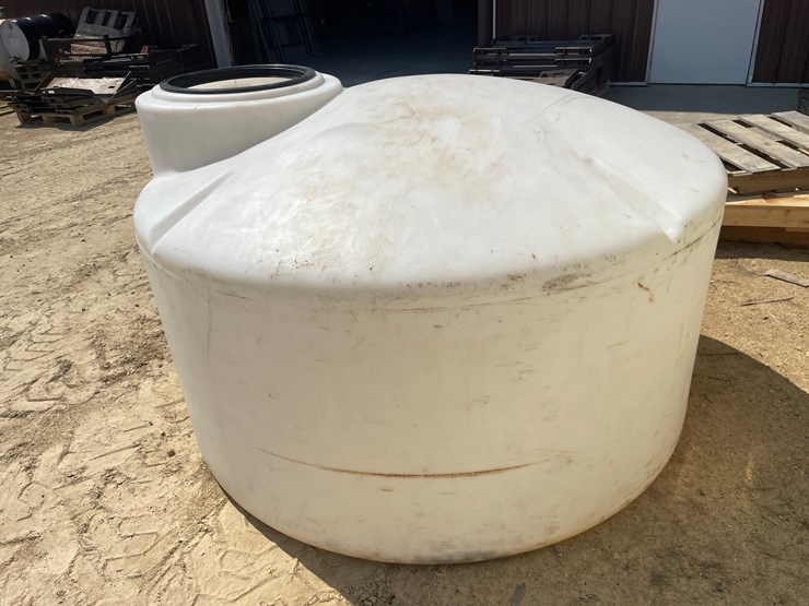#3842-•-550-gallon-water-tank-image-4
