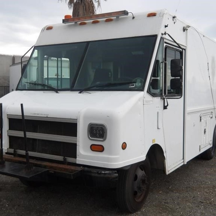 2002 WORKHORSE P42