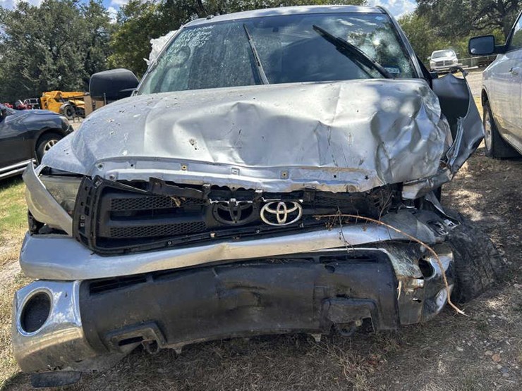 2013-toyota-tundra-image-2