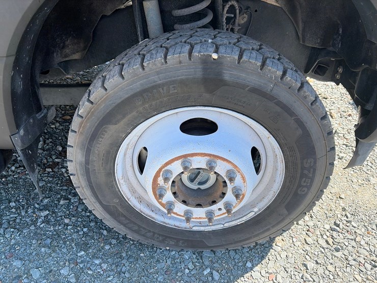 2019-ford-f550-image-60