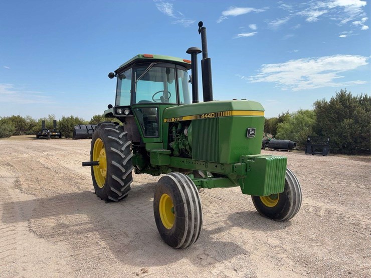1980-john-deere-4440-image-1