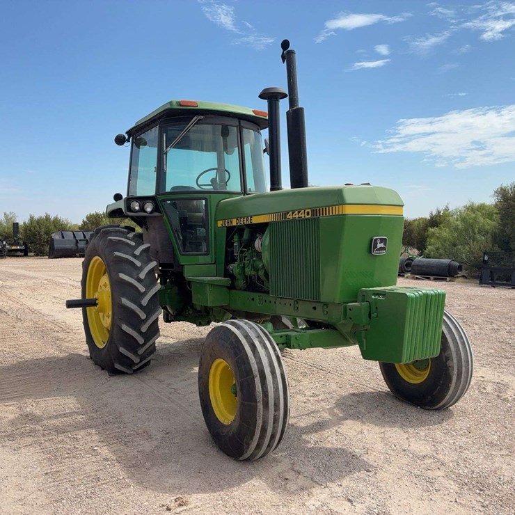1980 JOHN DEERE 4440