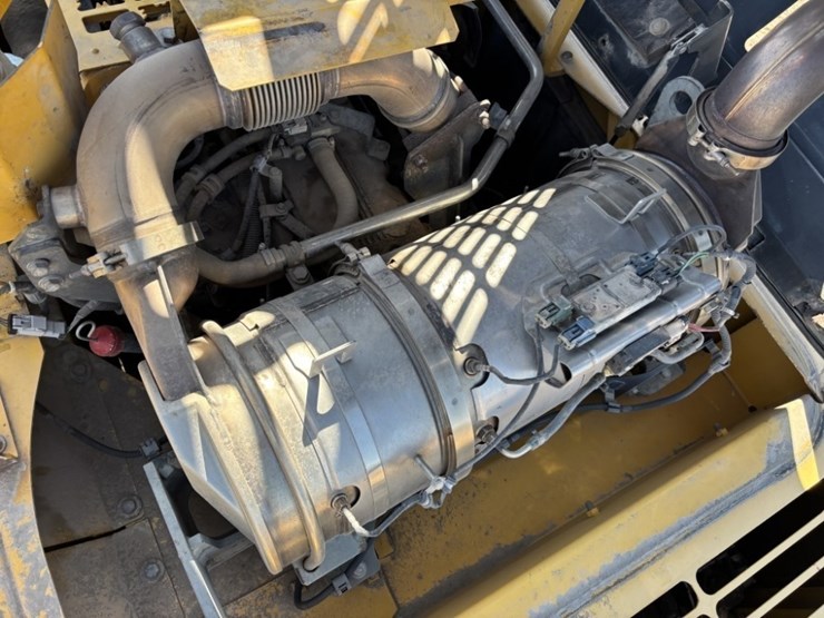 2013-komatsu-pc360-lc-10-image-32