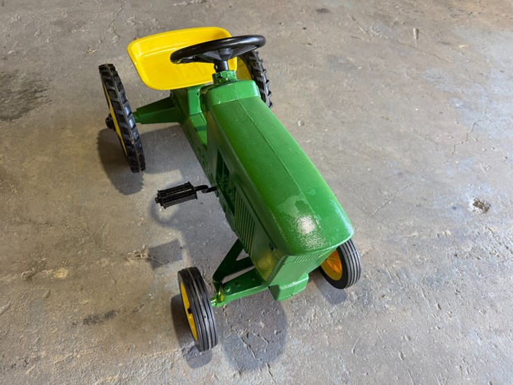 #300-•-1950's-cast-aluminum-john-deere-toy-image-5