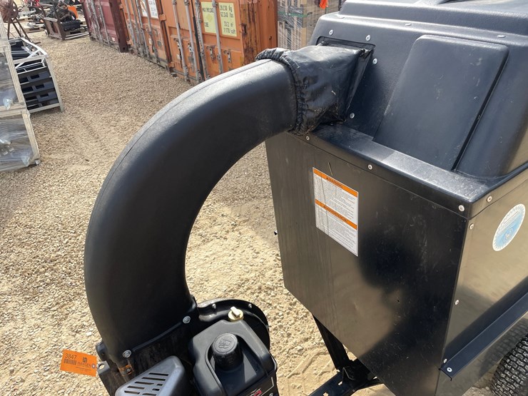 #3847-•-agri-fab-mow-n-vac-image-16
