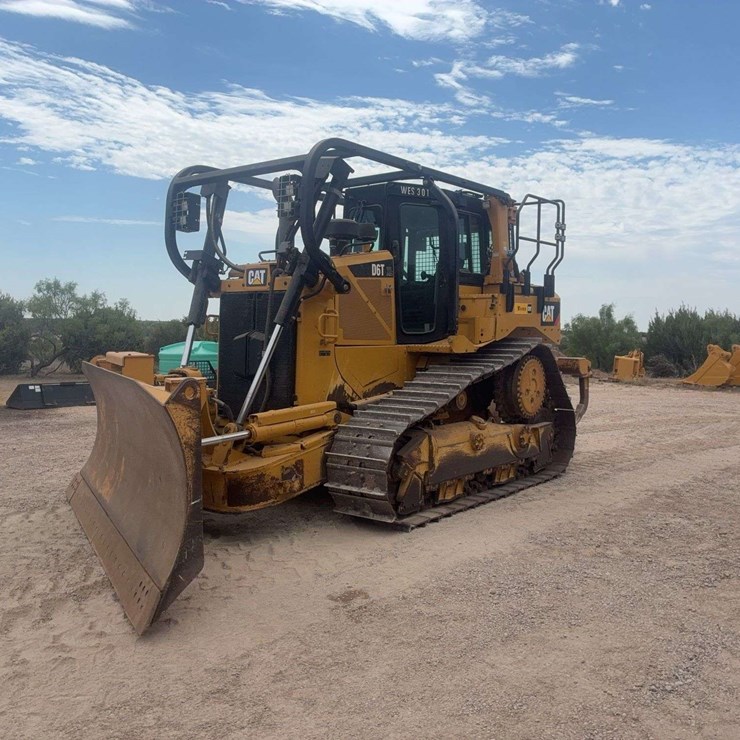 2015 CATERPILLAR D6T XL