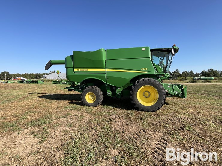 2019-john-deere-s790-image-5