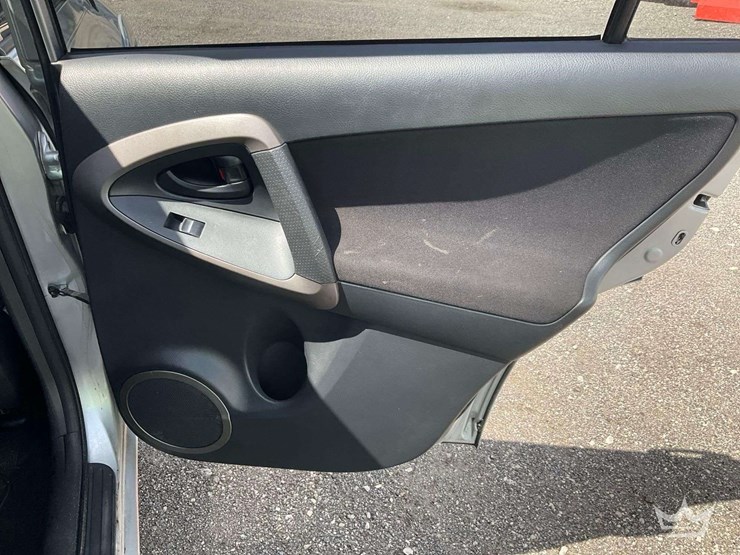 2006-toyota-rav4-image-22