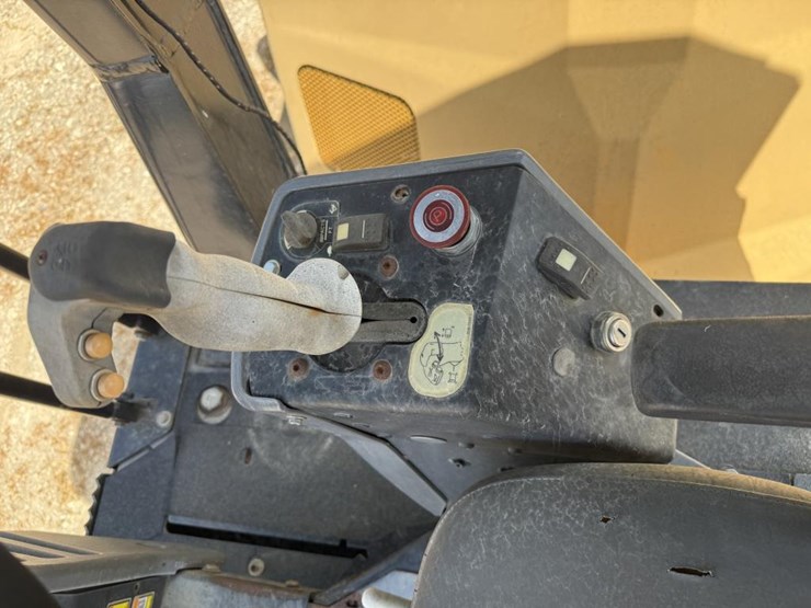 caterpillar-cb-534d-image-14