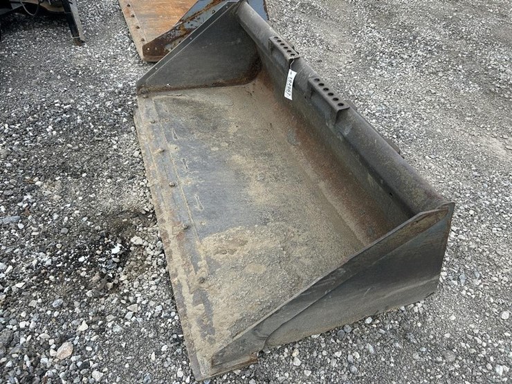 68”-skid-steer-bucket-image-2